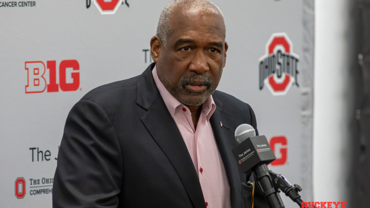 Ohio State athletic director Gene Smith retiring