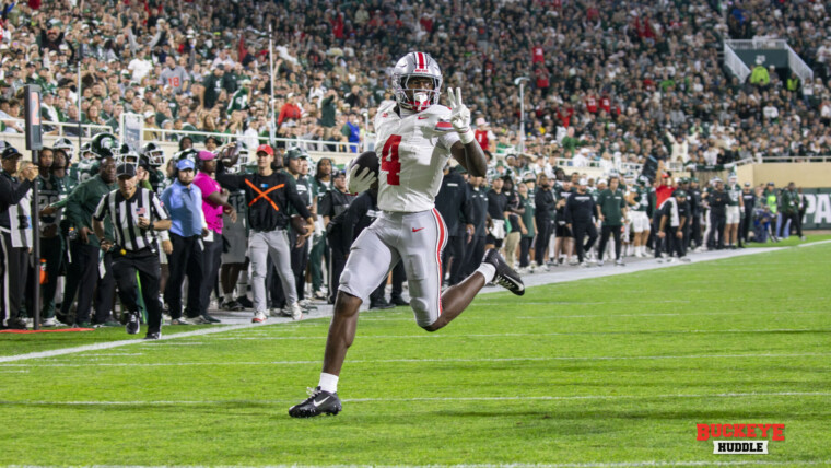 Oregon football defending Ohio State wide receiver Jeremiah Smith