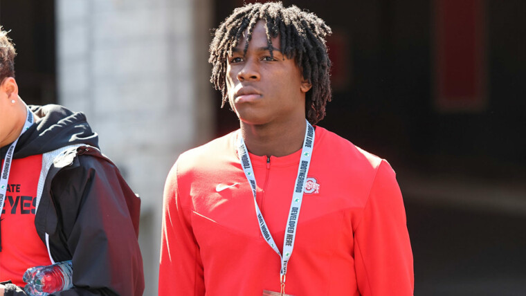favour akih-favour akih football-favour akih delaware-favour akih buckeyes-favour akih ohio state-ohio state football